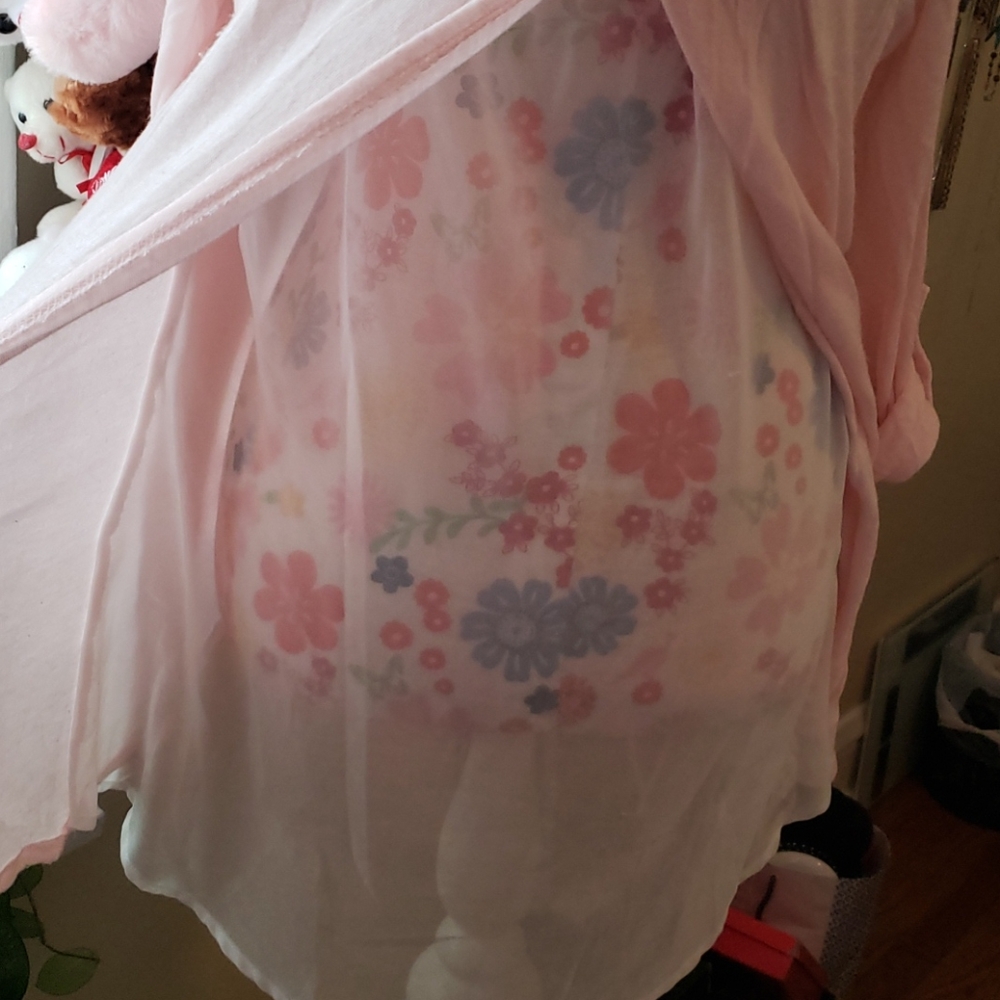 Pink & white shirt - Picture 3 of 5